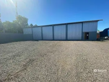 Imagem do anúncio: Alugo Galpão / Depósito / Armazém Em Concórdia, Santa Catarina No Bairro Distrito De Planalto - Cód. bcba84240ffc791c4dcd13f15e1cf1d7