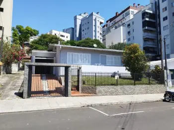 Imagem do anúncio: Vendo Casa Em Concórdia, Santa Catarina No Bairro Centro - Cód. 701f240a606754a2035e77c82db44bb7