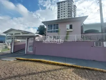Imagem do anúncio: Vendo Casa Em Concórdia, Santa Catarina No Bairro Centro - Cód. 92d0a4ef3ae8eae71672bd881d70493b