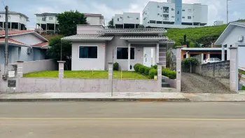 Imagem do anúncio: Vendo Casa Em Concórdia, Santa Catarina No Bairro Parque De Exposições - Cód. 5e3a560fd7cccfe2bc88f92f851e9e04