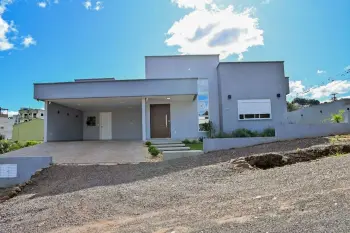Imagem do anúncio: Vendo Casa Em Concórdia, Santa Catarina No Bairro Primavera - Cód. 0083daaf4a1a4a3897f913a0f076109b