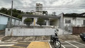 Imagem do anúncio: Vendo Casa Em Concórdia, Santa Catarina No Bairro Cinquentenário - Cód. 5573dc382592dd9b15f7c3883670883c