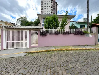 Imagem do anúncio: Vendo Casa Em Concórdia, Santa Catarina No Bairro Centro - Cód. 067b86a1df41b70a77c716eeafc78e32