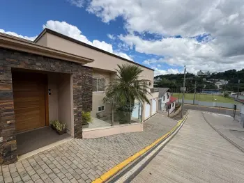 Imagem do anúncio: Vendo Casa Em Videira, Santa Catarina No Bairro Alvorada - Cód. be60ad7ab69307ac205172f8ac437294