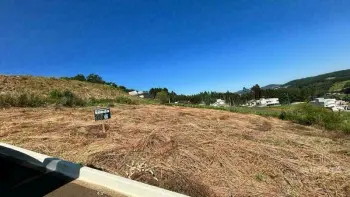 Imagem do anúncio: Vendo Terreno / Lote / Condomínio Em Iomerê, Santa Catarina No Bairro Loteamento Portal Leste - Cód. 760604772b4f3f13f46d5fd7cff5327f