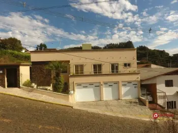 Imagem do anúncio: Vendo Casa Em Videira, Santa Catarina No Bairro Alvorada - Cód. c27bef3c0f56799d6bc6b0f98b966289