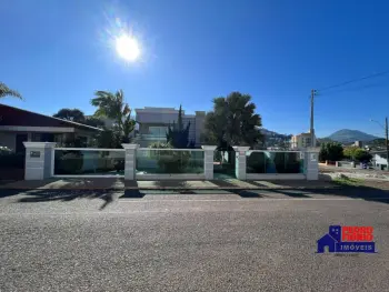 Imagem do anúncio: Vendo Casa Em Luzerna, Santa Catarina No Bairro Centro - Cód. 2b4a6900728f98988b797a97547aa5e5
