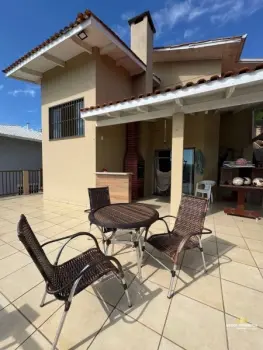 Imagem do anúncio: Vendo Casa Em Videira, Santa Catarina No Bairro Universitário - Cód. 0d0f56fd025c9af76a14941c9c8b1bd7