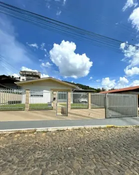Imagem do anúncio: Vendo Casa Em Videira, Santa Catarina No Bairro Farroupilha - Cód. 27588b21dde48be4898001f46635641c