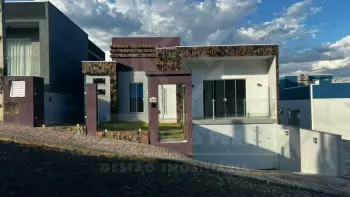 Imagem do anúncio: Vendo Casa Em Videira, Santa Catarina No Bairro Sesi - Cód. 1dae0368e967698638f92d28d11dc2ec