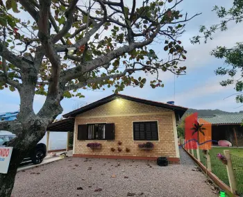 Imagem do anúncio: Vendo Casa Em Garopaba, Santa Catarina No Bairro Siriú - Cód. c016c195942ef58b81163d847a8d1143