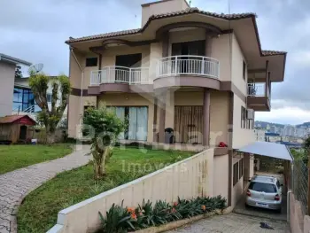 Imagem do anúncio: Vendo Casa Em Concórdia, Santa Catarina No Bairro Industriários - Cód. 84caf464703d14cb97e10e7b3e682a17