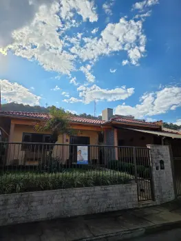Imagem do anúncio: Vendo Casa Em Concórdia, Santa Catarina No Bairro Vitório Vêneto - Cód. 74f3e42b9c7dc9dbff6ff992b812f03b