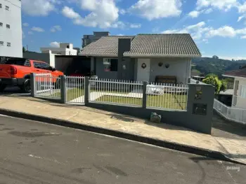 Imagem do anúncio: Vendo Casa Em Concórdia, Santa Catarina No Bairro São Cristóvão - Cód. 1b6fc2f19aa9c18933b6d4b6449fbc23