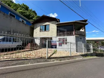 Imagem do anúncio: Vendo Casa Em Joaçaba, Santa Catarina No Bairro Centro - Cód. 3935aeb8cde0aad1cc90f483a8bb3ecb