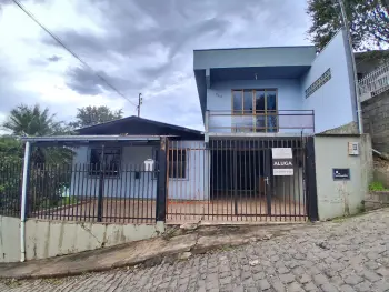 Imagem do anúncio: Alugo Casa Em Capinzal, Santa Catarina No Bairro Centro - Cód. 831c013f681ca22f24b9b30cf6bf9abb