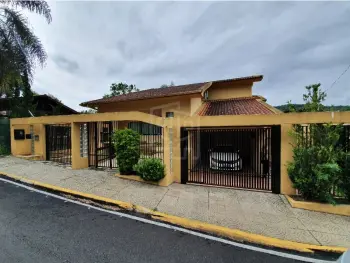 Imagem do anúncio: Vendo Casa Em Joaçaba, Santa Catarina No Bairro Centro - Cód. de59e703492bf7a25364d24b63b4d680